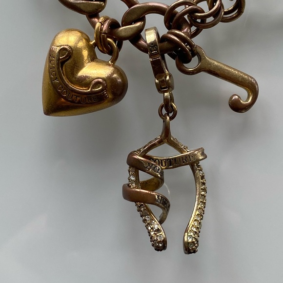 Juicy Couture Charm Bracelet with extra charm - Picture 4 of 6